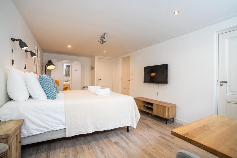 TV and multimedia, Bedroom
