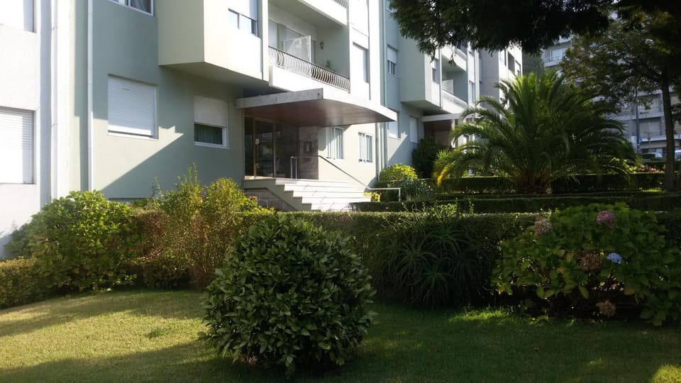 Property building, Facade/entrance, Garden