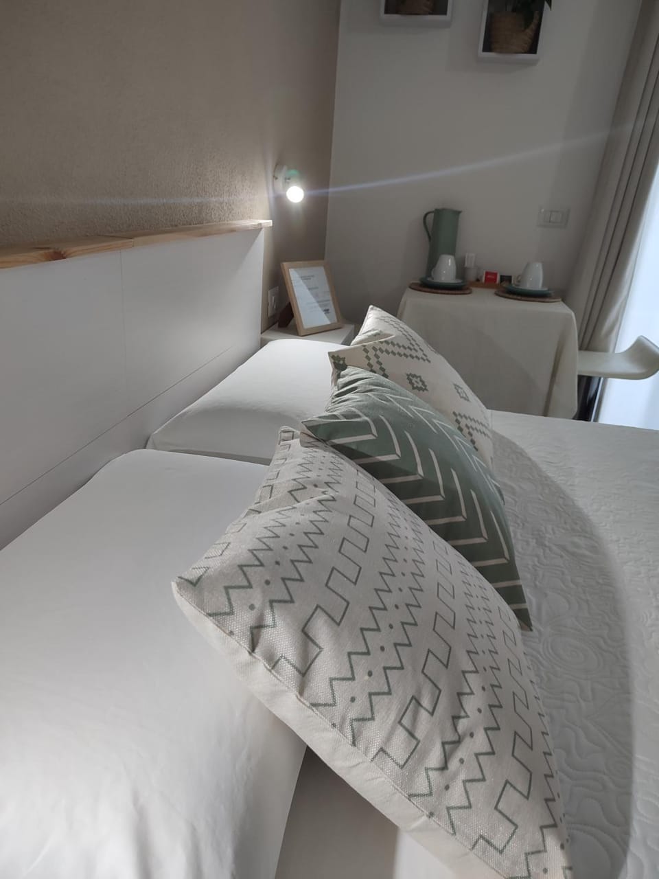 Bed, Photo of the whole room