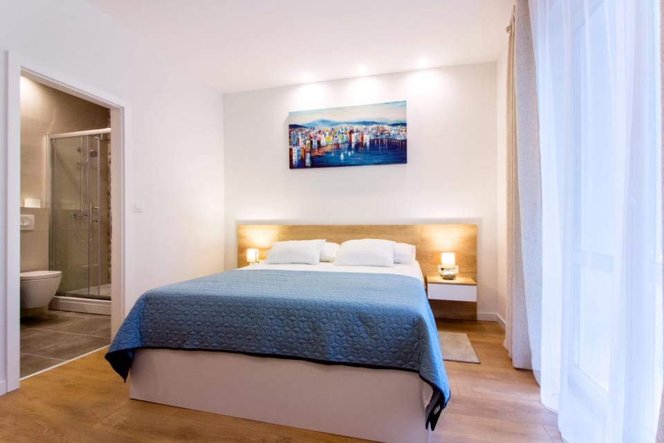 Toilet, Bedroom