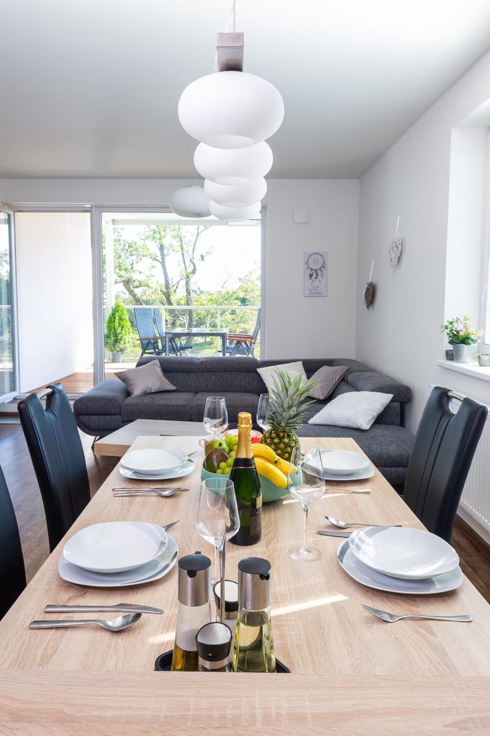 Living room, Dining area