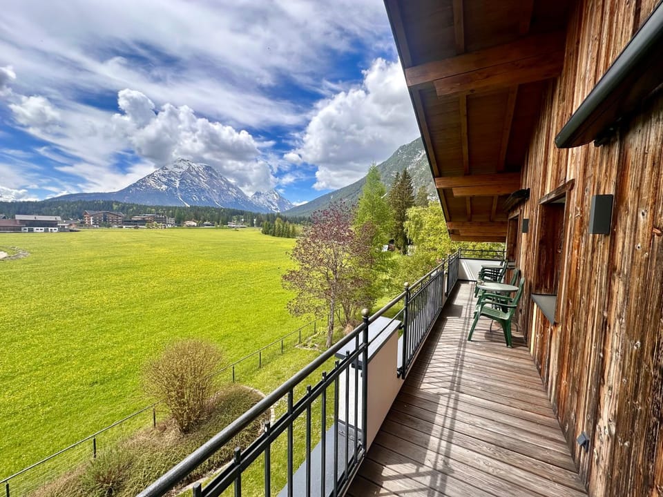 Spring, Day, Natural landscape, View (from property/room), Balcony/Terrace, Mountain view