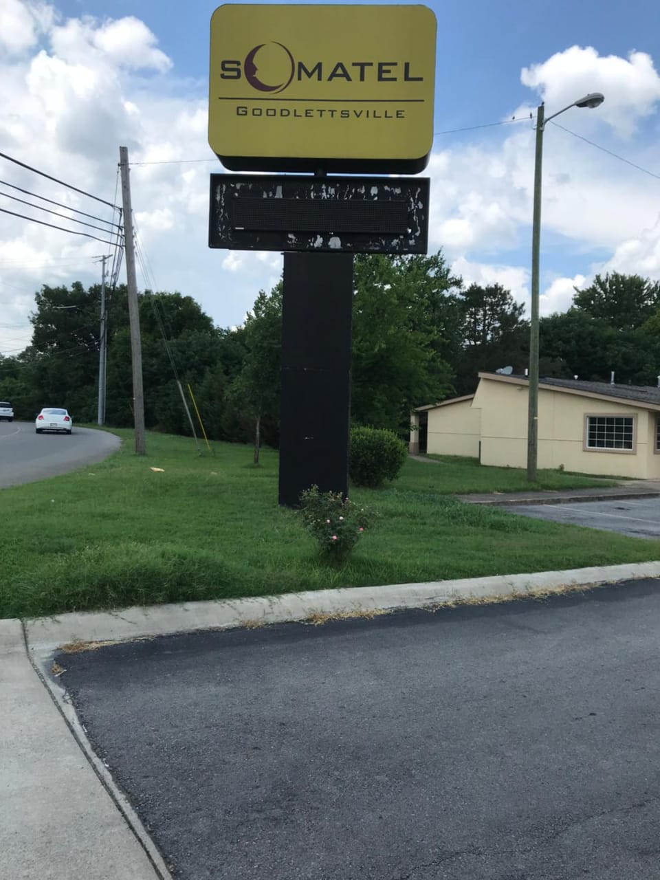 Property building, Facade/entrance, Property logo or sign