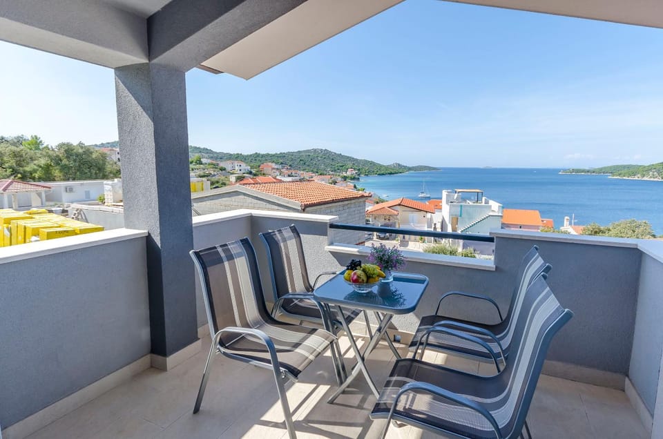 Day, View (from property/room), Balcony/Terrace, Seating area, Sea view