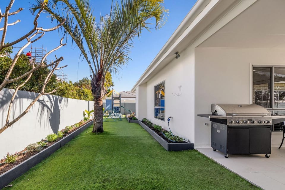 Splash House at Kingscliff - Pet Friendly with Pool House in Kingscliff