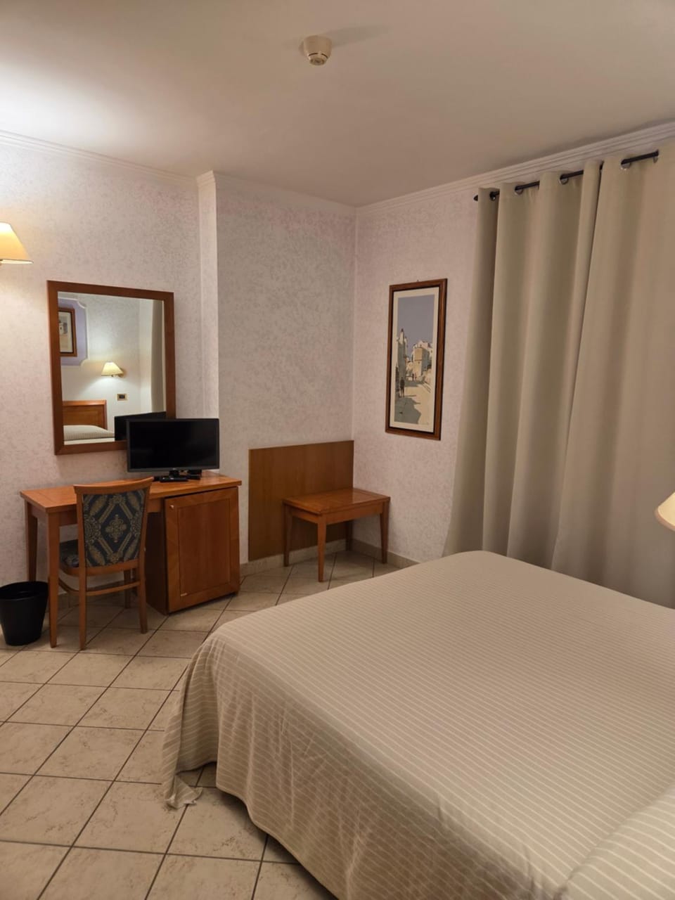TV and multimedia, Decorative detail, Bedroom