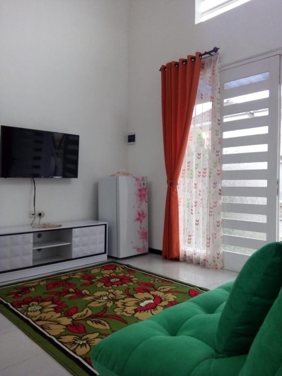 Communal lounge/ TV room, TV and multimedia, Living room, Seating area