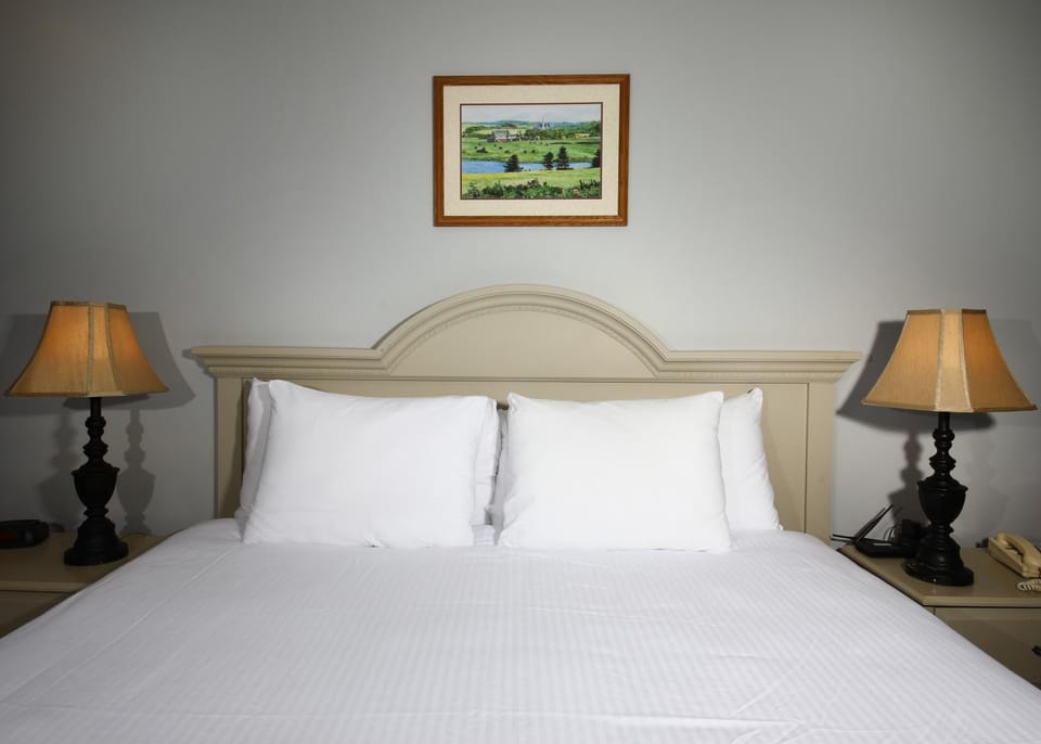 Inn at the Pier Bed and Breakfast in Prince Edward County