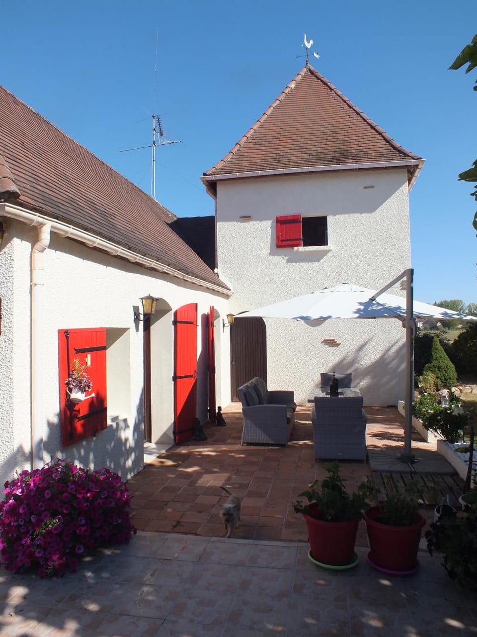 Facade/entrance