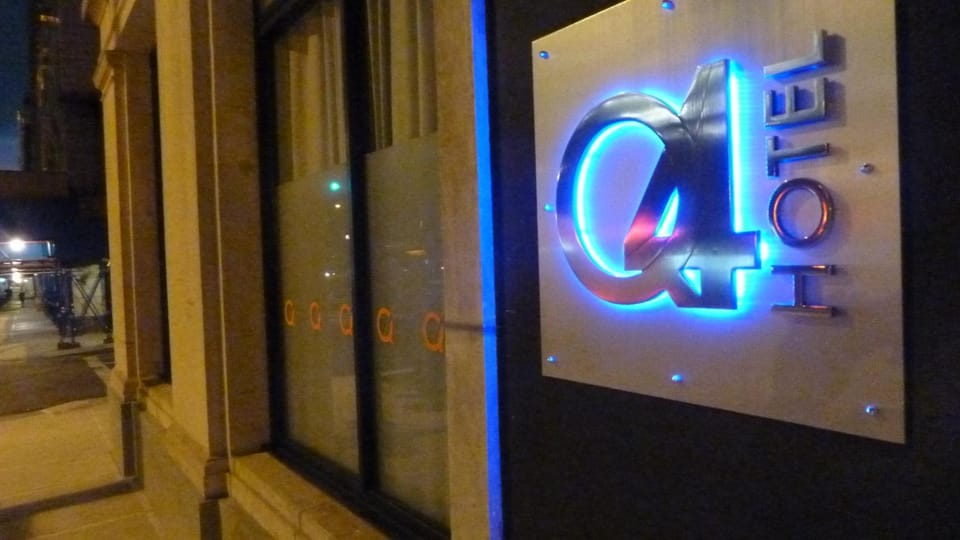 Facade/entrance, Logo/Certificate/Sign