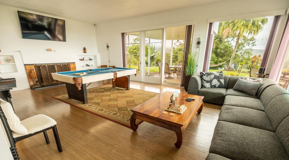 Communal lounge/ TV room, Living room