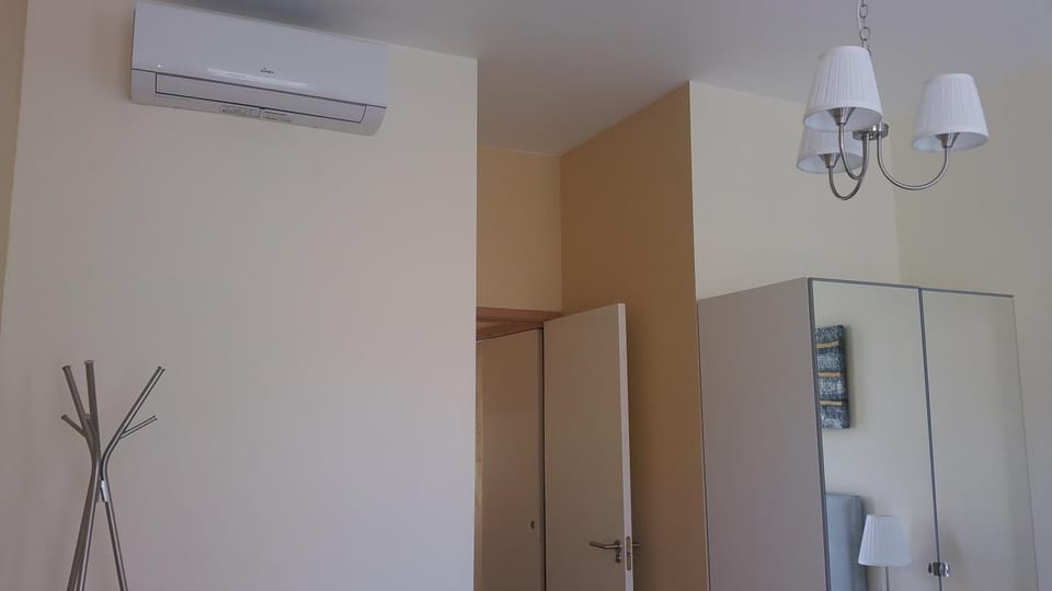 wardrobe, air conditioner
