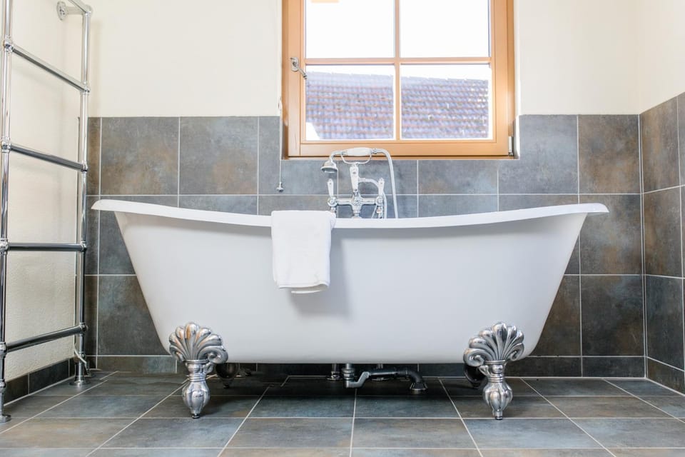 Bathroom, Decorative detail