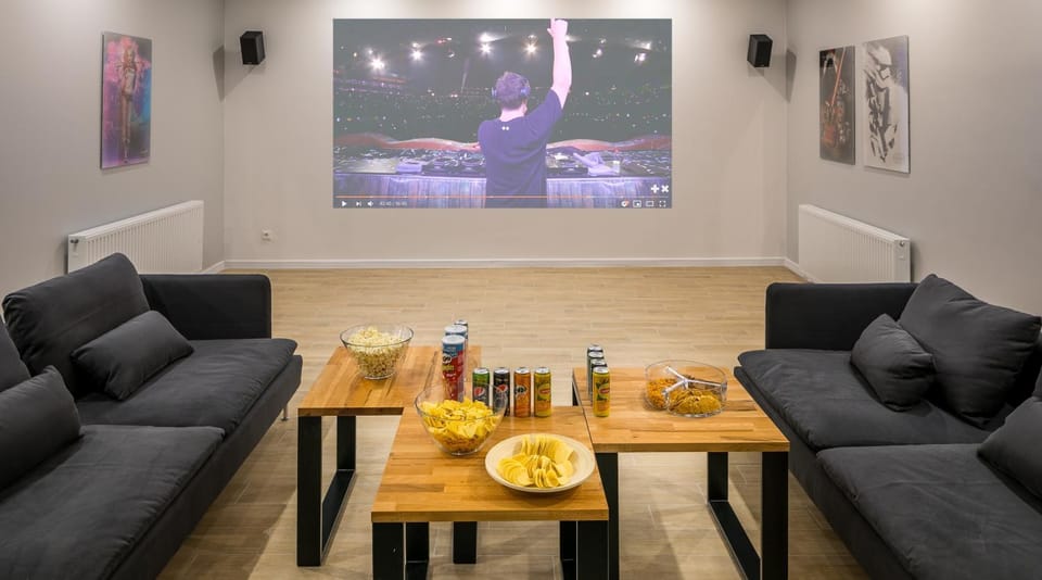 Seating area, Evening entertainment, Entertainment