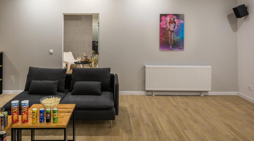 Communal lounge/ TV room, Evening entertainment, Entertainment