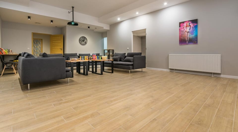 Seating area, Evening entertainment, Entertainment