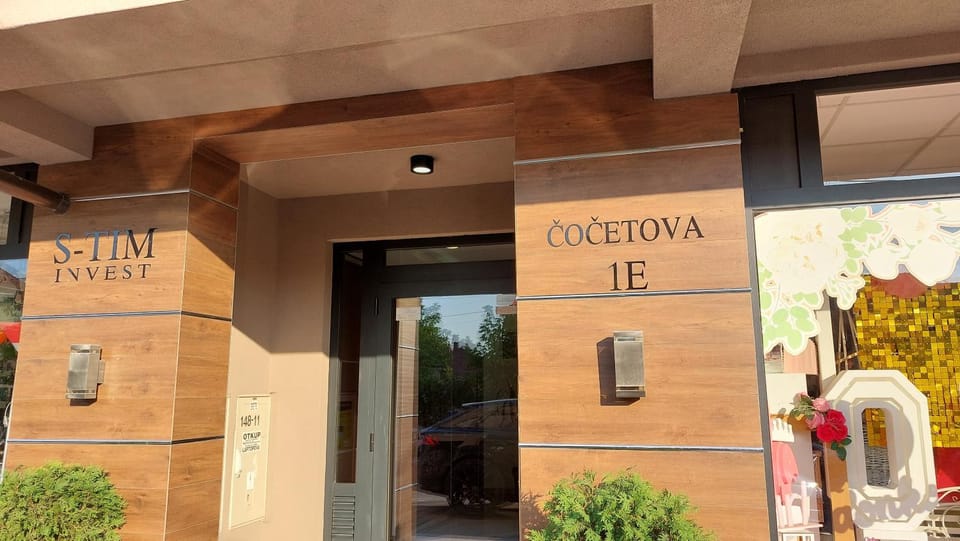 Property building, Facade/entrance
