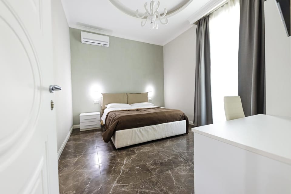 Amendola Rooms Bed and Breakfast in Naples