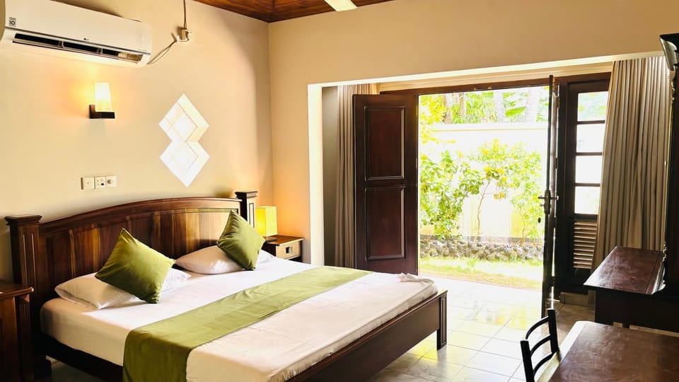 Bed, Bedroom, air conditioner