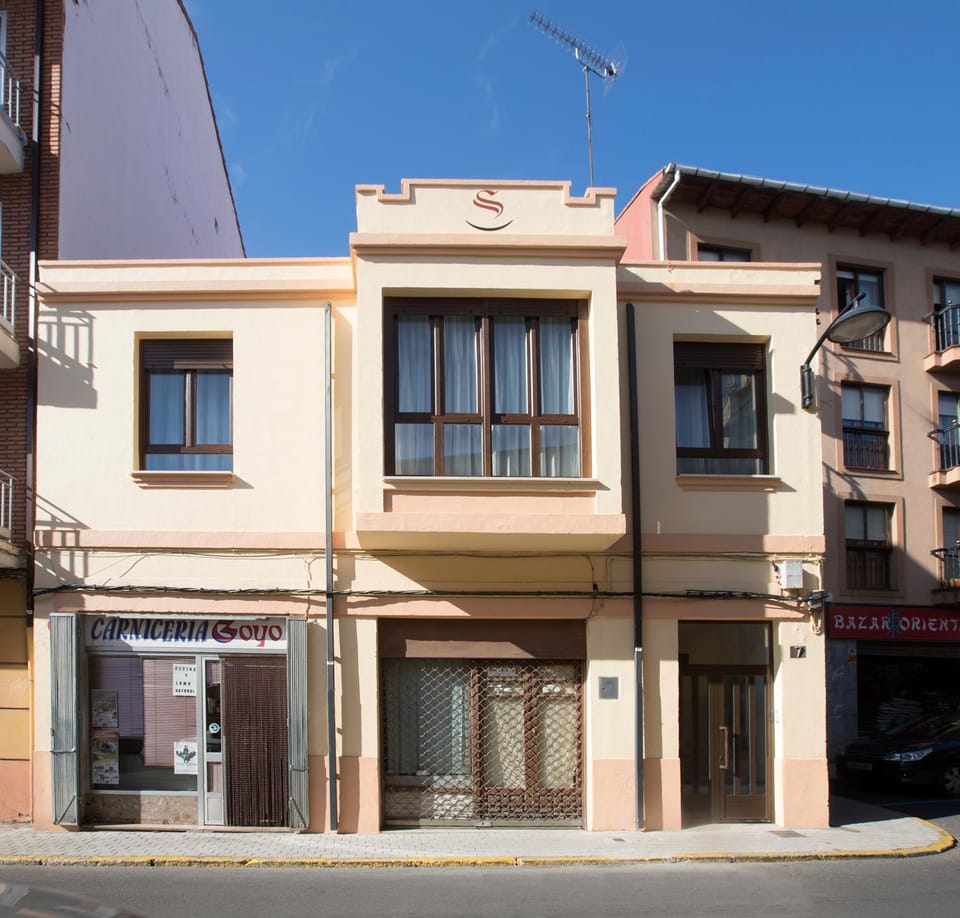 Facade/entrance, Off site
