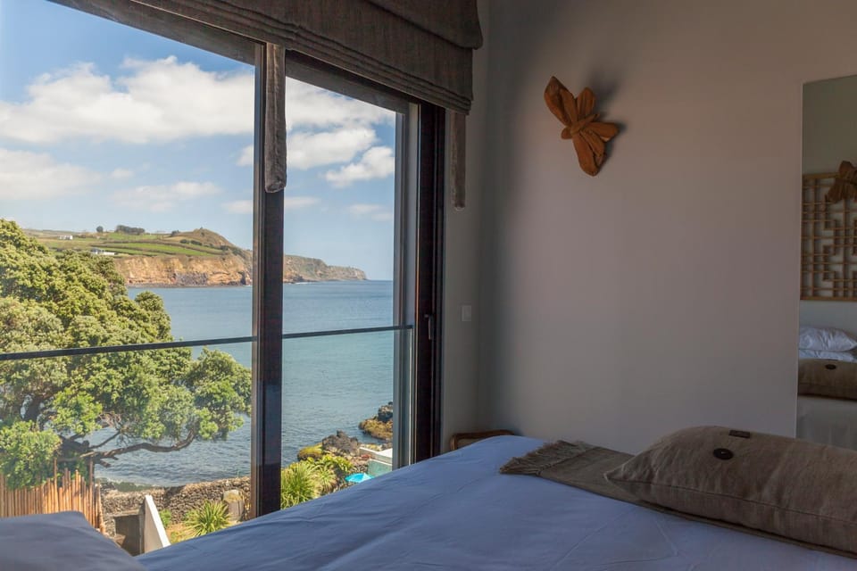 Bedroom, Mountain view, Sea view