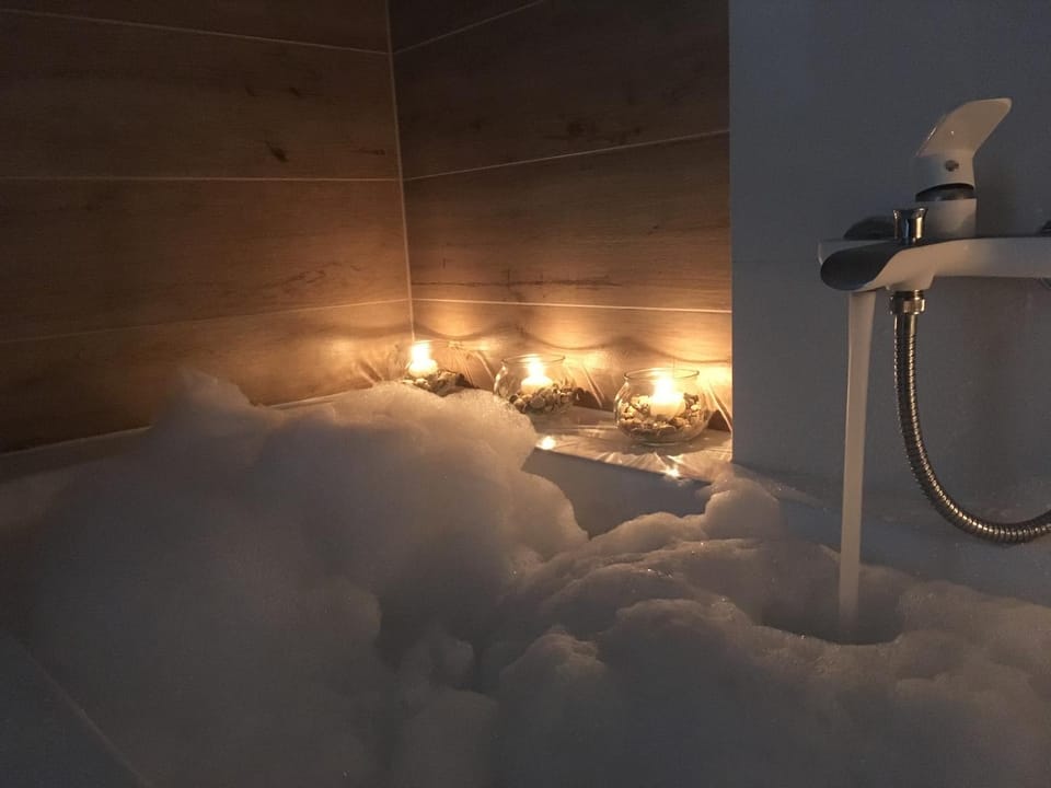 Bathroom, Bath