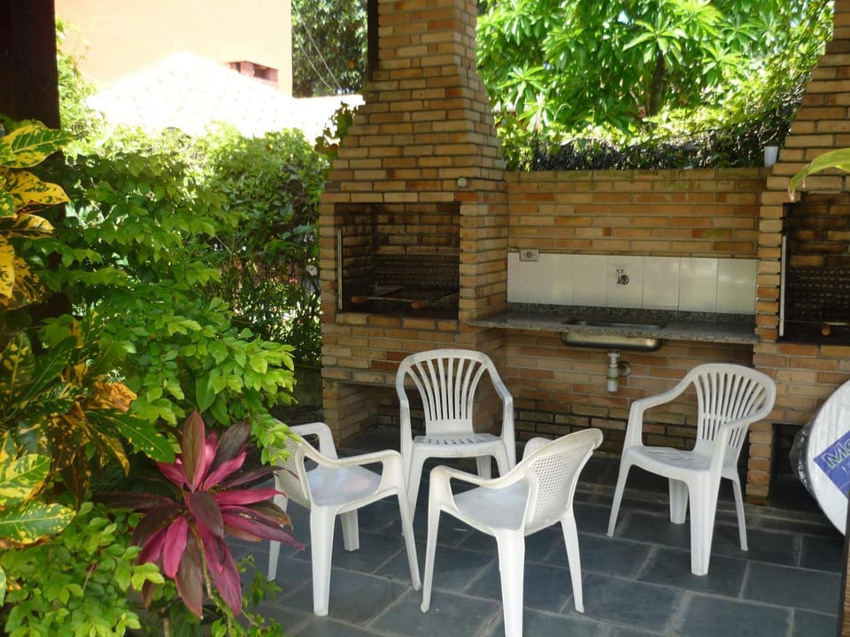 Patio, Dining area