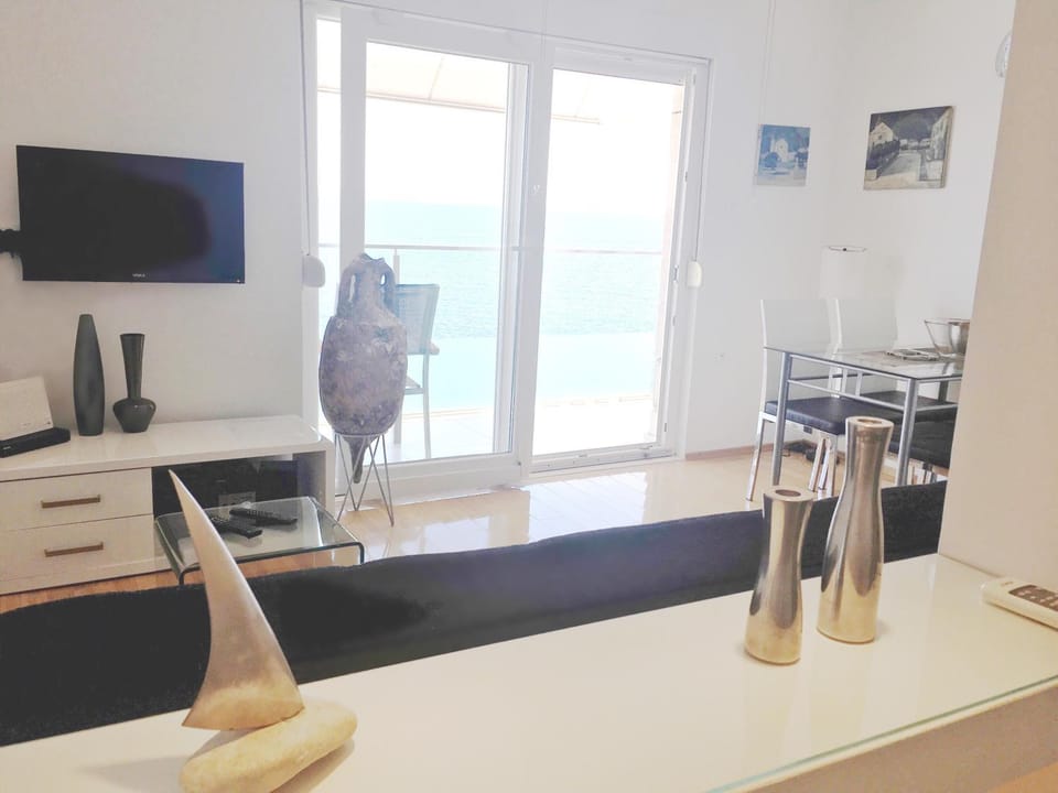 Apartment Sol - 5m from the sea Apartment in Split-Dalmatia County