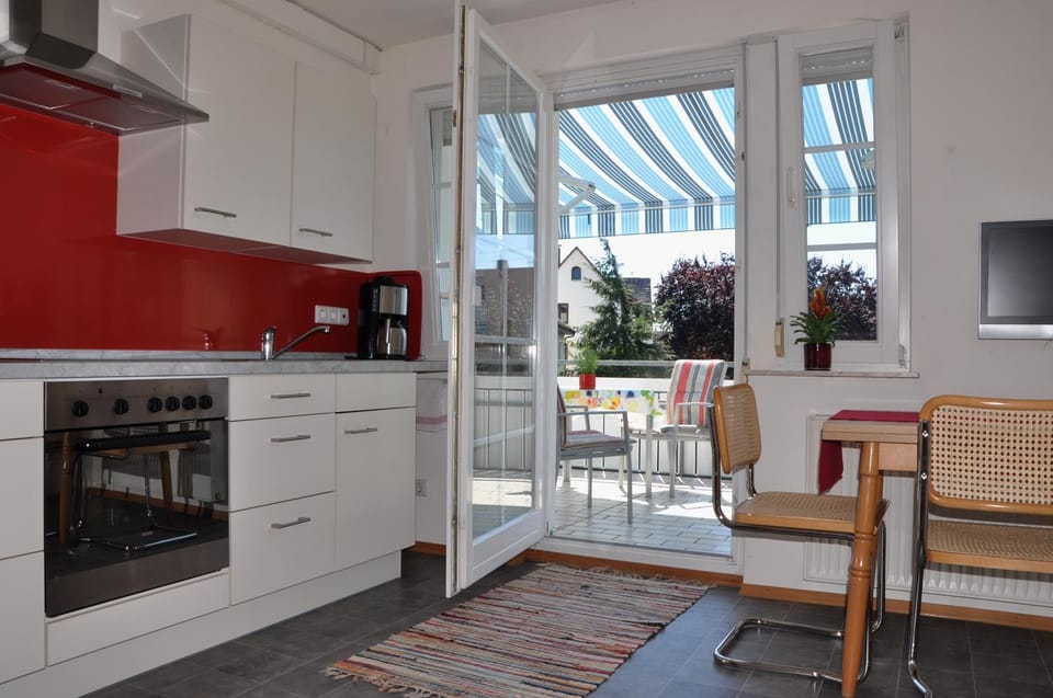 Balcony/Terrace, Kitchen or kitchenette, Dining area