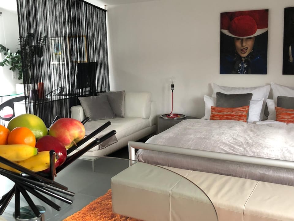 Bed, Photo of the whole room, Bedroom