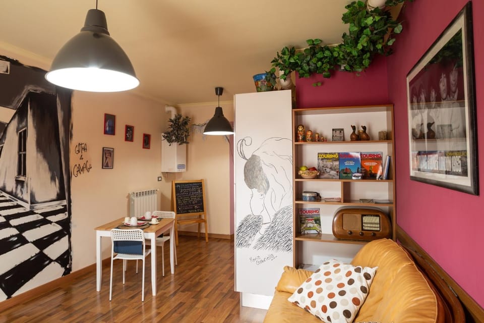 Living room, Dining area, Communal kitchen