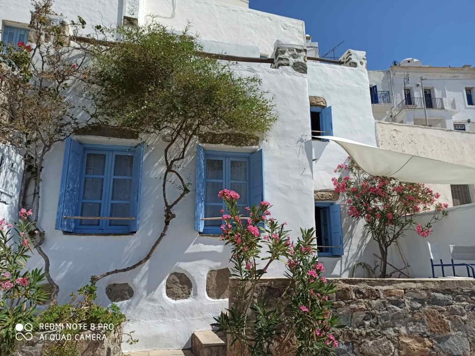 Traditional stone house with breathtaking view House in Milos