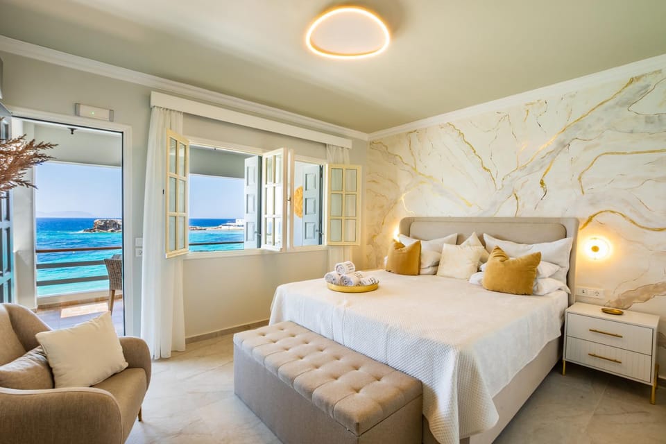 Decorative detail, Bedroom, Sea view