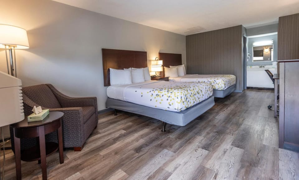 Bed, Photo of the whole room