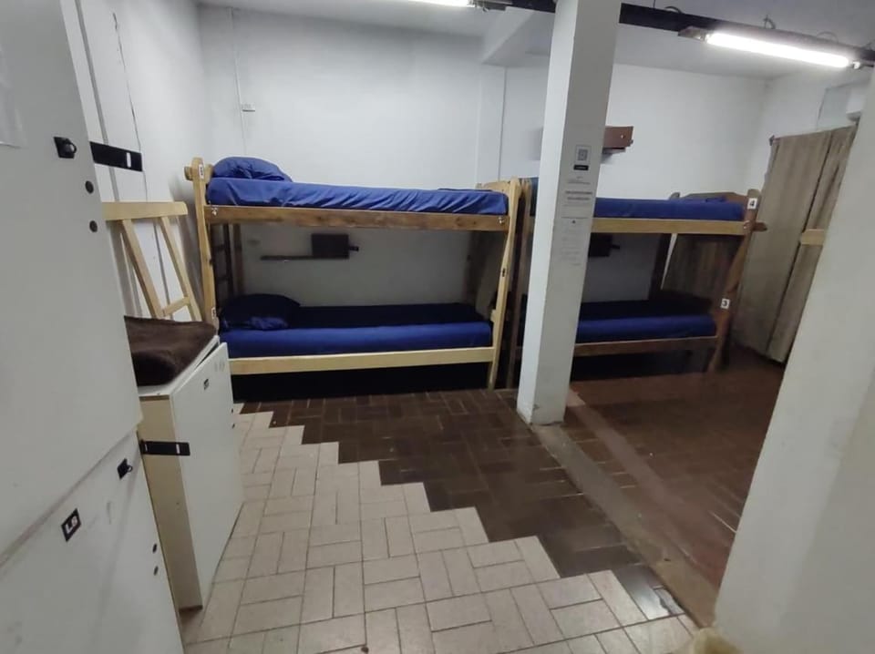 Bedroom, bunk bed