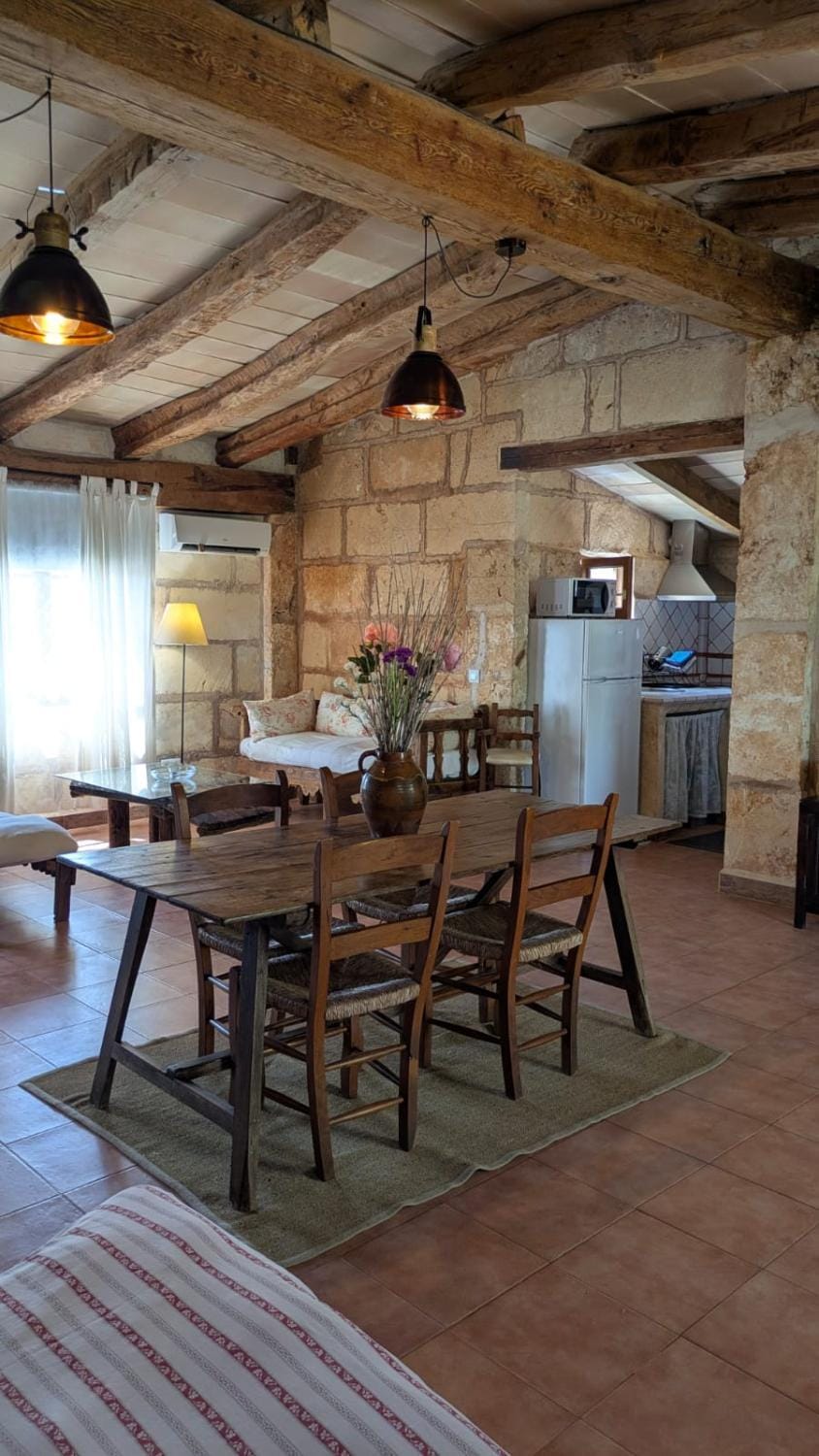 Kitchen or kitchenette, Living room, Seating area, Dining area, air conditioner