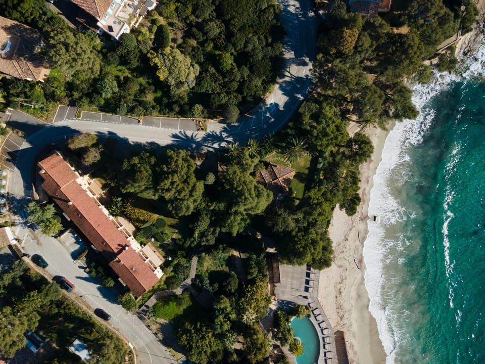 Property building, Natural landscape, Beach, Sea view