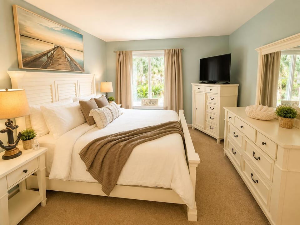 Waterfront Resort Condo w Beach House in Gulfport