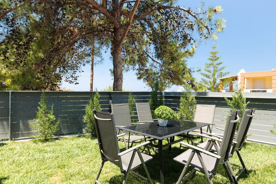 Garden, Seating area