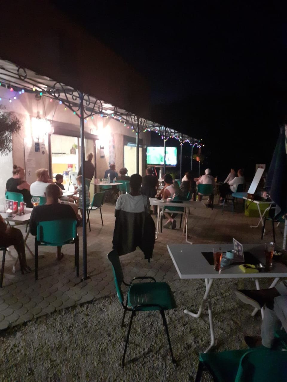 Restaurant/places to eat, Lounge or bar