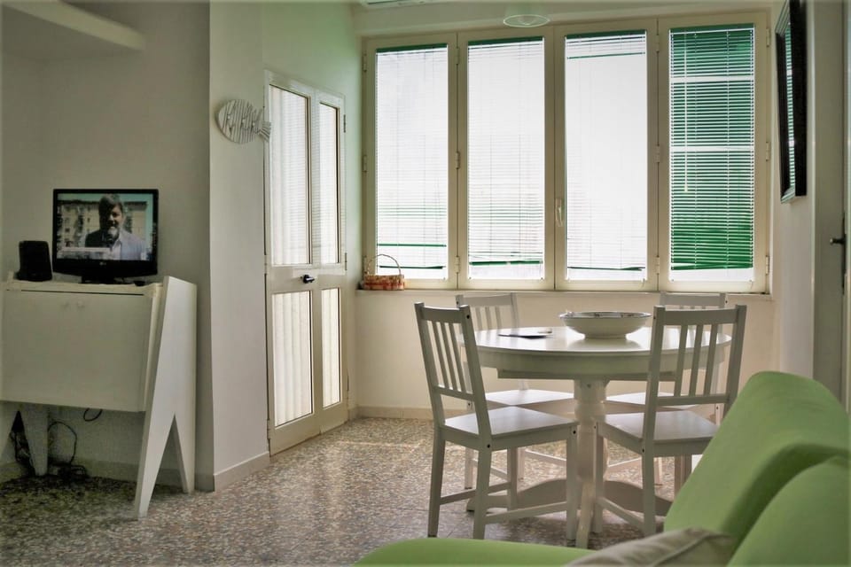 TV and multimedia, Dining area