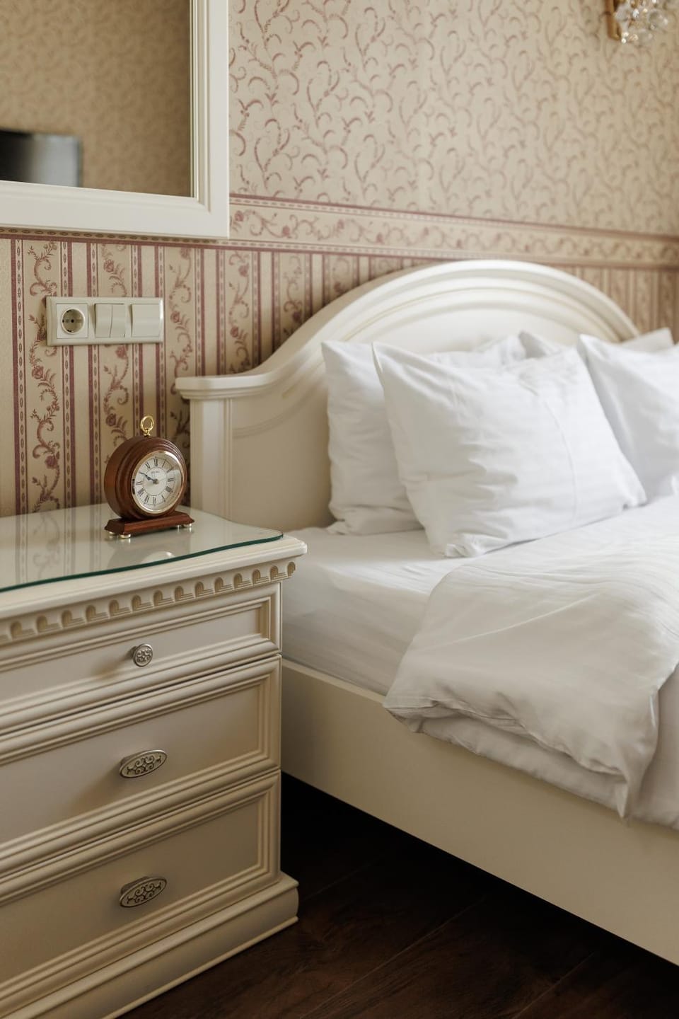 Bed, Photo of the whole room, internet