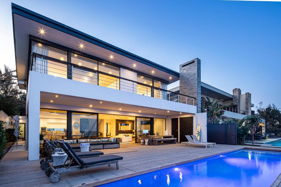 Property building, Patio, Spring, Day, Natural landscape, Winter, Summer, View (from property/room), Balcony/Terrace, Living room, Decorative detail, Seating area, Autumn, Pool view, Swimming pool, Seasons, Time of day, Location, Sunrise, Sunset, sunbed