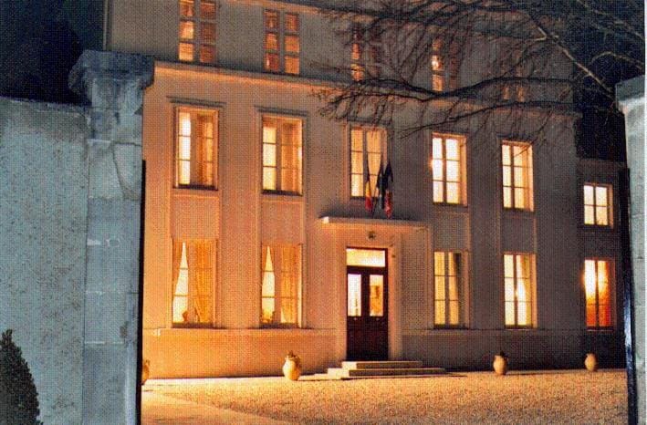 Facade/entrance, Night