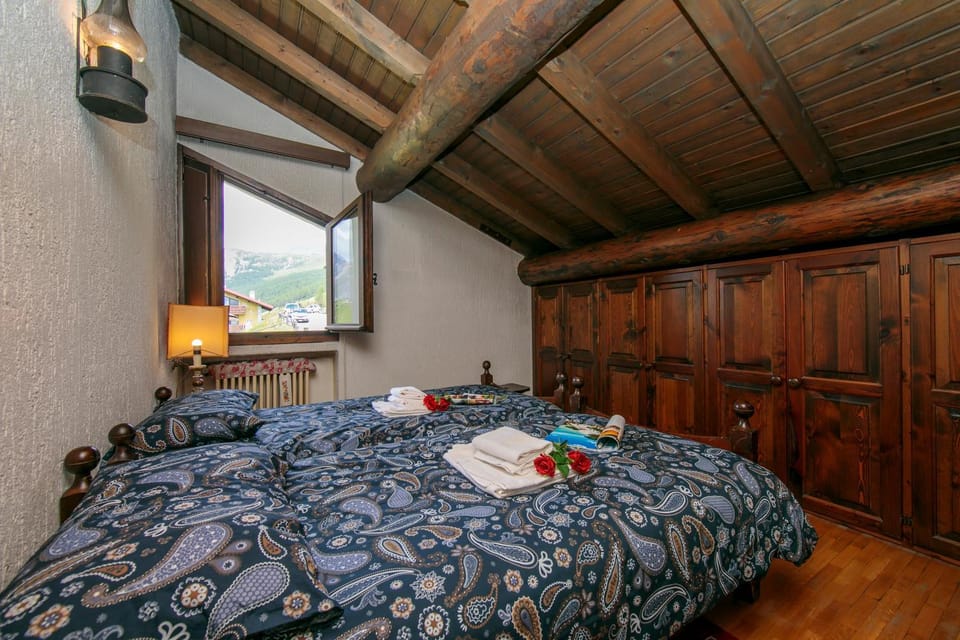Bedroom, Bedroom