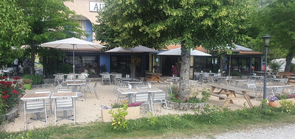 Restaurant/places to eat, Garden, Banquet/Function facilities, Garden view