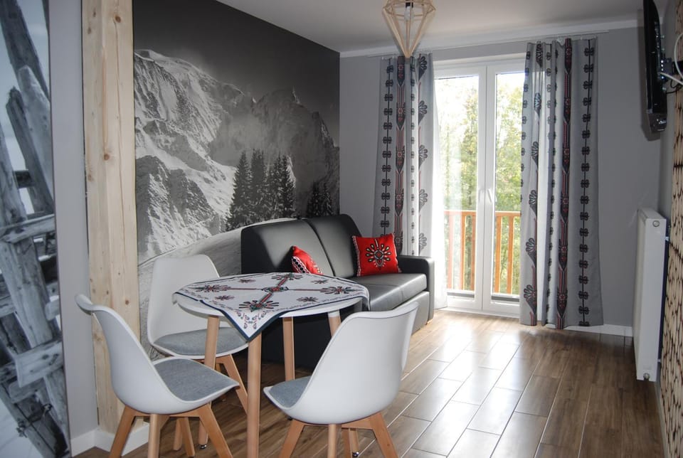 Balcony/Terrace, Living room, Seating area, Dining area