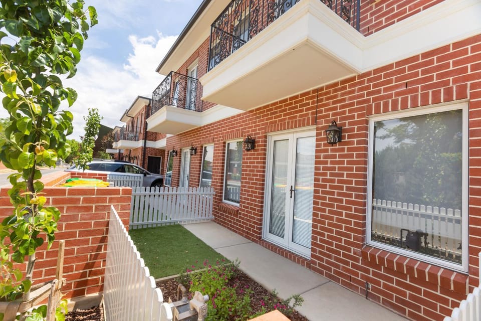 Property building, Facade/entrance, Street view