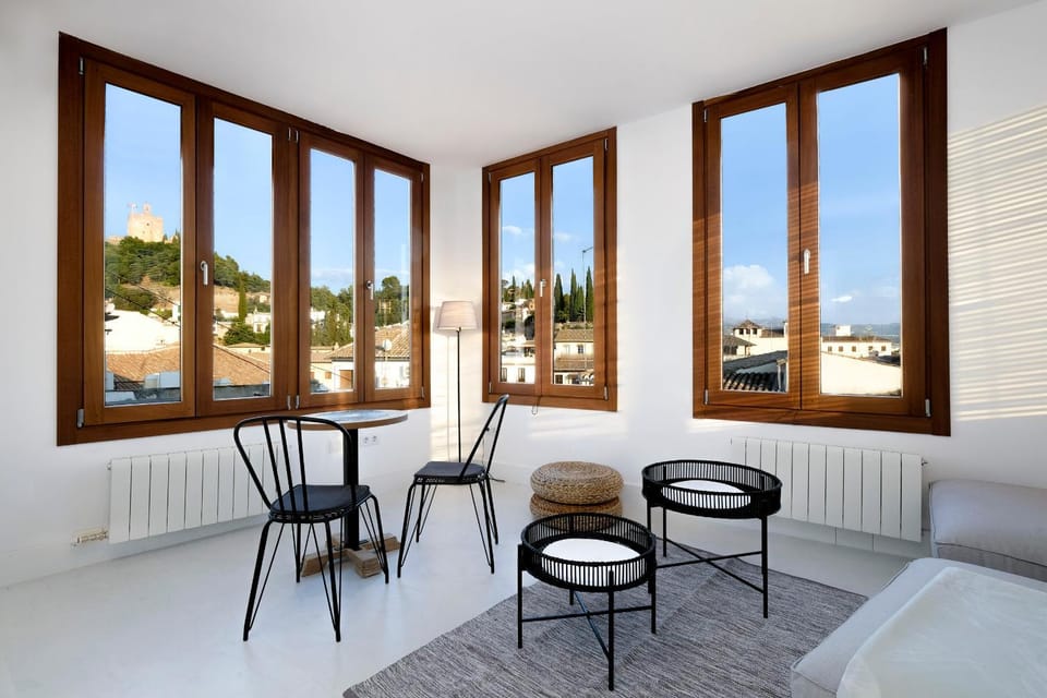 Living room, Seating area, Dining area, City view