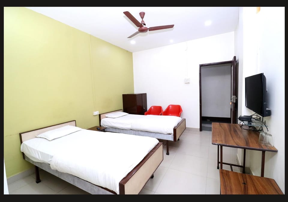 Hotel Gomatgiri Hotel in Maharashtra